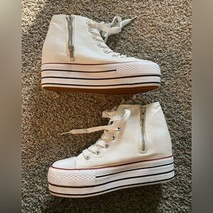 Women’s white platform shoe size 9
